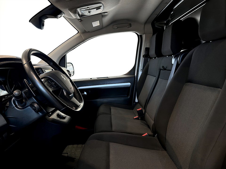 Bild på Peugeot Expert PRO+ 2.0 BHDi 145hk Aut L3 KAMPANJRÄNTA 3,99%
