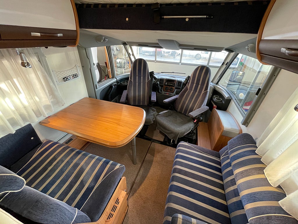 Bürstner Elegance 710 / Kedja / ALDE / AC bodel / Solcell  - Bürstner