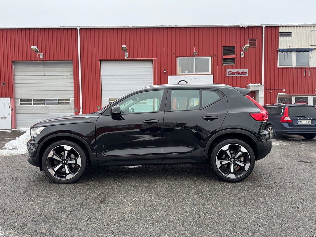 Volvo XC40 D4 AWD Geartronic Momentum Advanced Edition