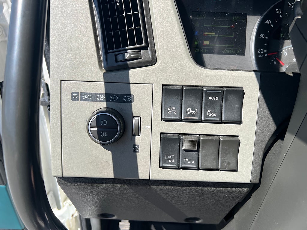 Volvo FM 410 6x2 Skåpbil, Öppningsbarsida, Bussbygg, Värmare
