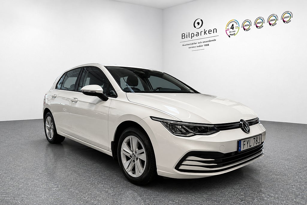 Volkswagen Golf 1.0 TSI Base | CarPlay | PDC | Rattvärme | 110hk