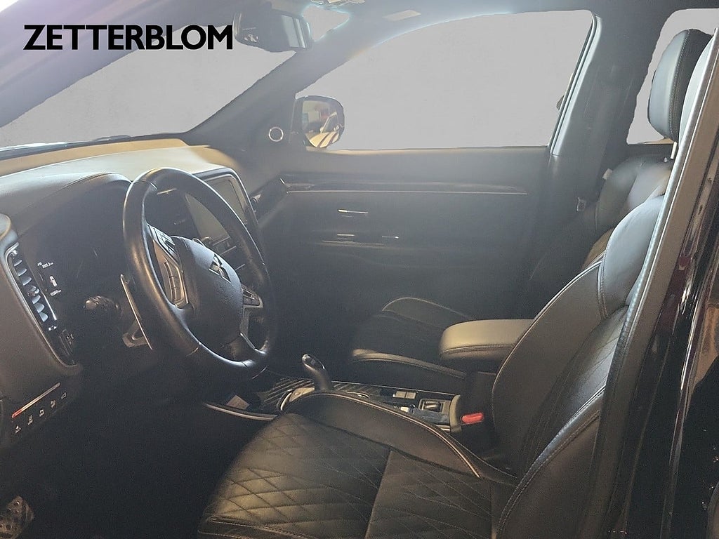 Kombi Mitsubishi Outlander 7 av 12