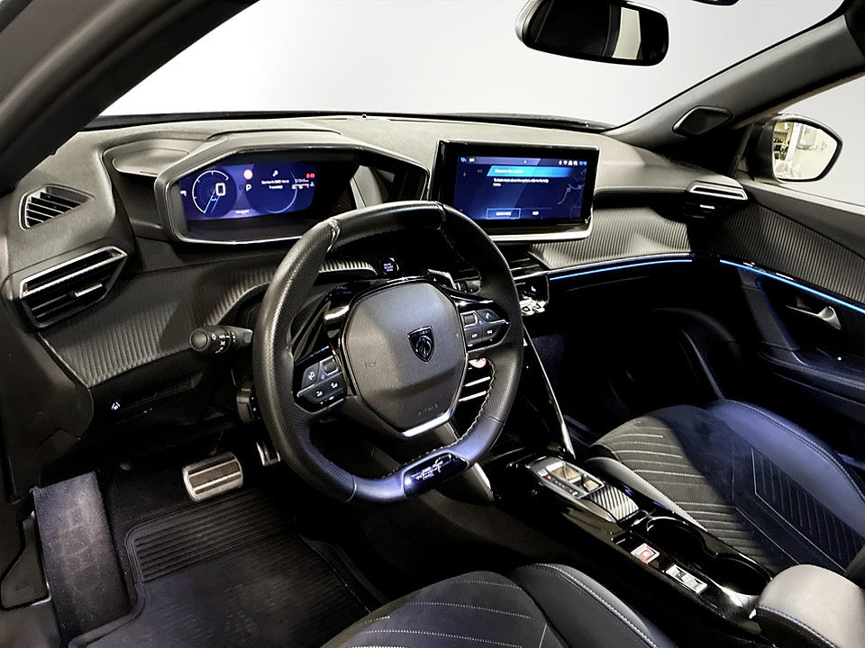 Bild på Peugeot 2008 GT 1.2 PT 130hk Aut B-KAMERA CARPLAY