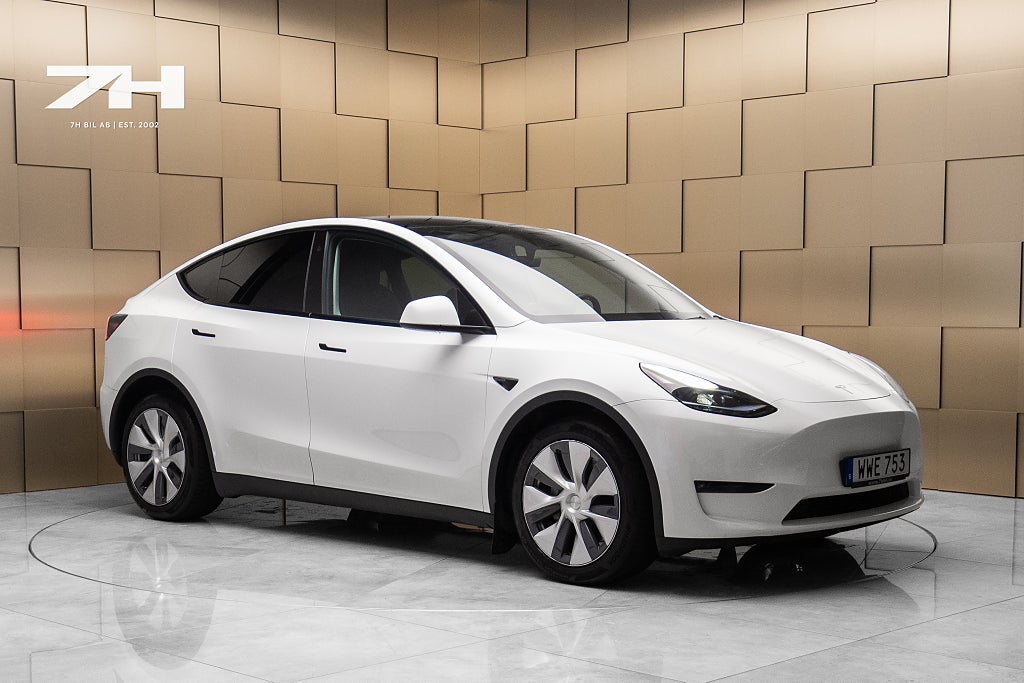 Tesla Model Y Long Range AWD / Pano / Autopilot