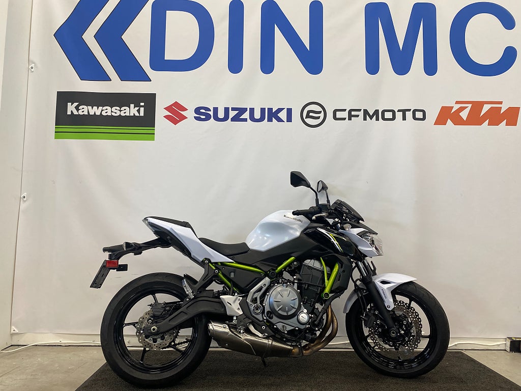 Kawasaki Z650 ABS A2 regad "nyservad - 880mil"