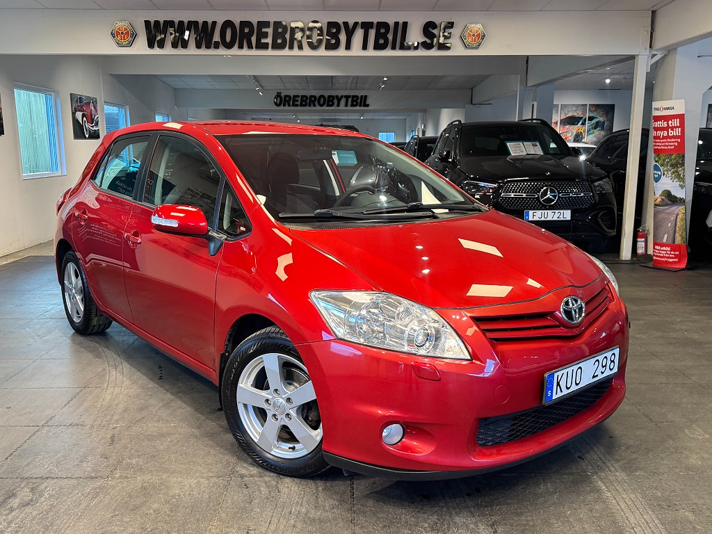 Toyota Auris 5-dörrar 1.6 Plus M-värmare Ny servad Ny besiktad