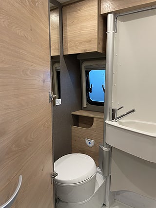 Husbil-övrigt Dethleffs CVD 600 DS ACTIVE 9 av 14