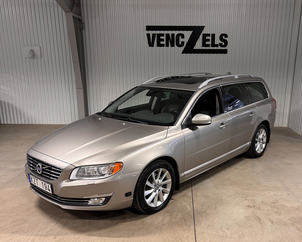 Volvo V70 D5 AWD Automat Summum Taklucka GPS Värmare VOC Dragkrok