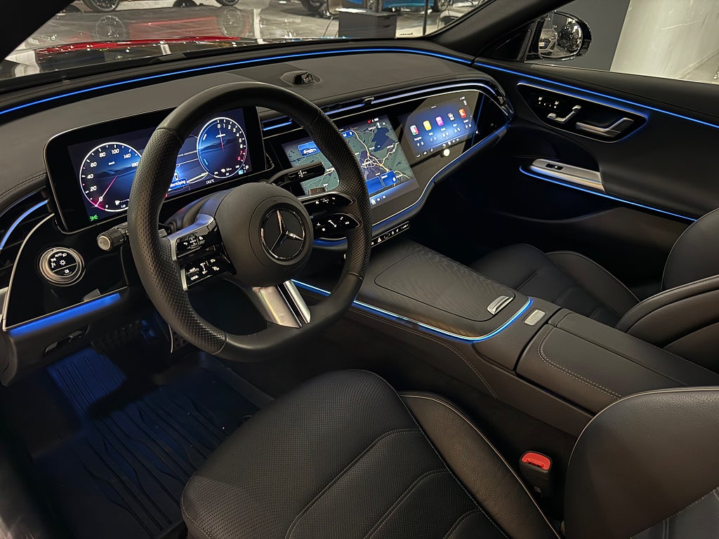 Mercedes-Benz E 300 e AMG Kombi Superscreen Läder 20tum - bild 11
