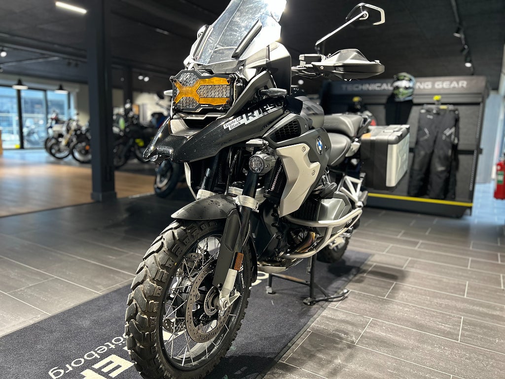 BMW R1250GS /3,45%/ Akrapovic / Sidoväskor