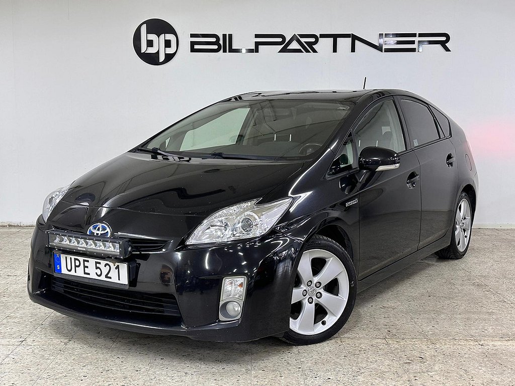 Toyota Prius Hybrid CVT 136hk I NY SERVAD 