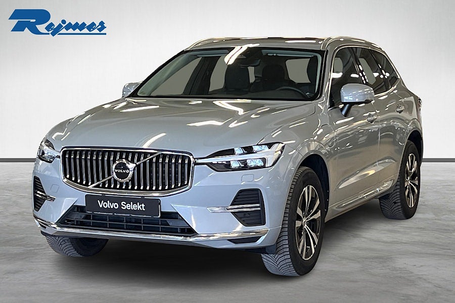 Volvo XC60 Recharge T6 II Core Edition/ HarmanKardon/Pano