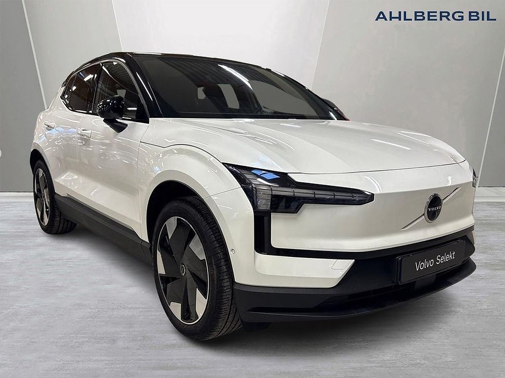 Volvo EX30 Single Motor Extended Range Ultra , Panoramaglastak, Parkeringsk