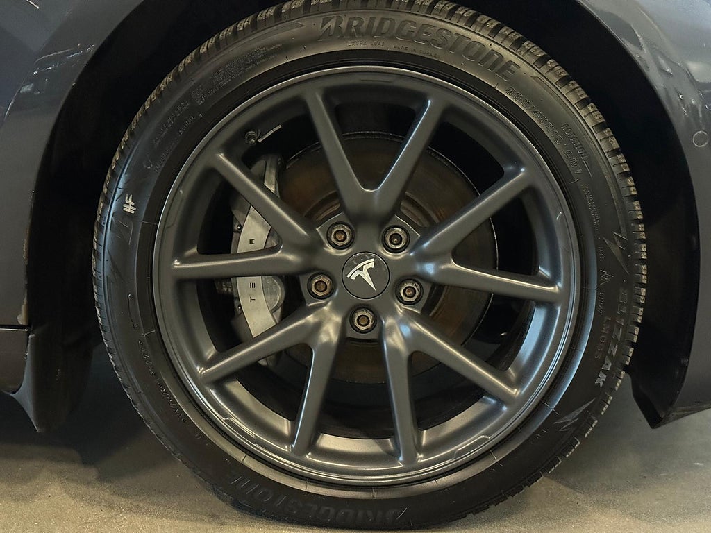 Tesla Model 3 Long Range AWD 440hk Sv-Såld Autopilot