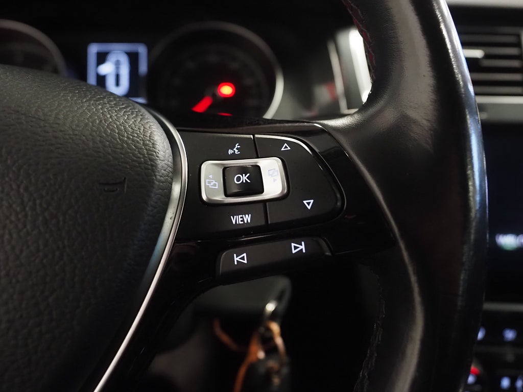 Volkswagen Golf Sportscombi 1.6 TDI 115hk Kamera Dieselvärmare ACC 2019