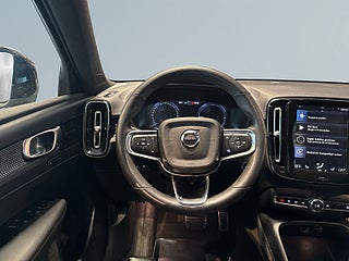 Volvo XC40 Recharge T4 DCT R-Design H&K/Skinn/MOMS/Kamera/Ad.Fhåll – bild 9