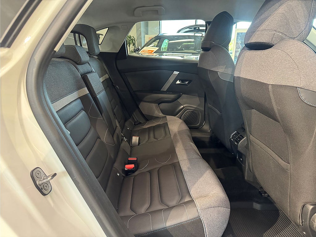 Bild på Citroën C4 X Shine 1.2 PT 130hk Aut - B-KAMERA, CARPLAY