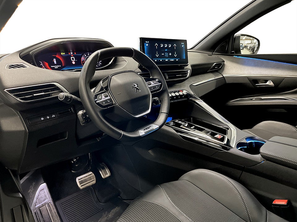 Bild på Peugeot 5008 GT 1.2 PT 130hk 7-SITS B-KAMERA CARPLAY