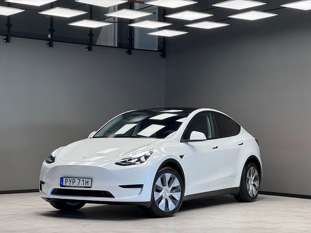 Tesla Model Y Standard Range RWD / Värmare 