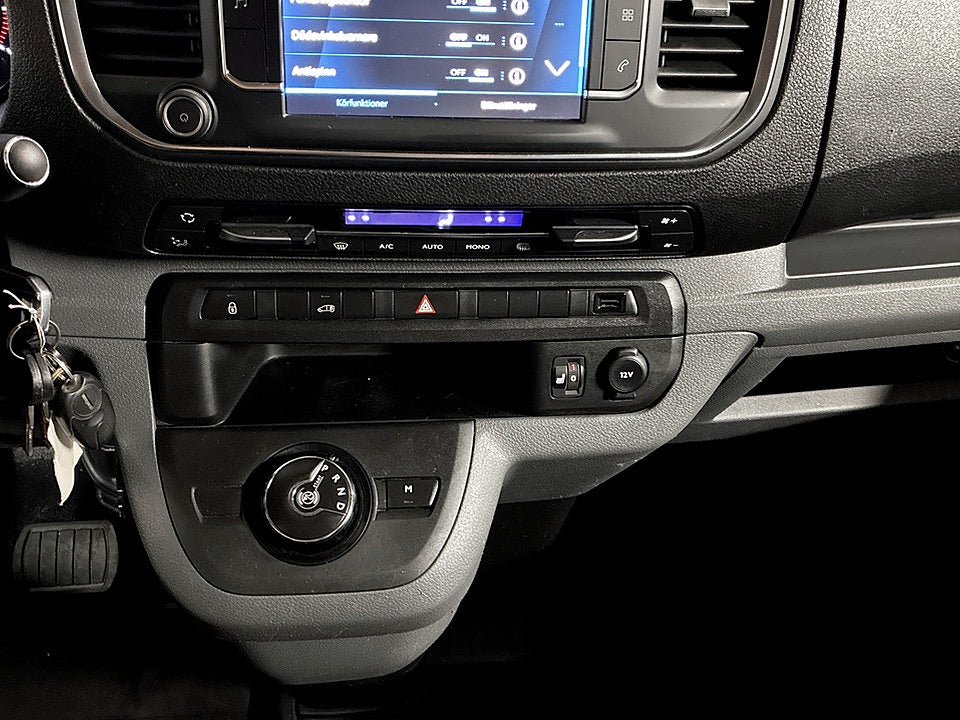 Bild på Peugeot Expert PRO+ 2.0 BHDi 180hk Aut L2 B-KAMERA CARPLAY