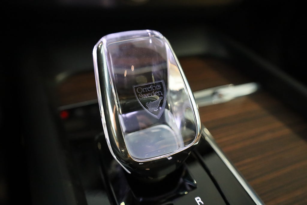 Volvo XC60 Recharge T6 AWD AUT Ultimate Dark Pano H&K Orrefors 2024