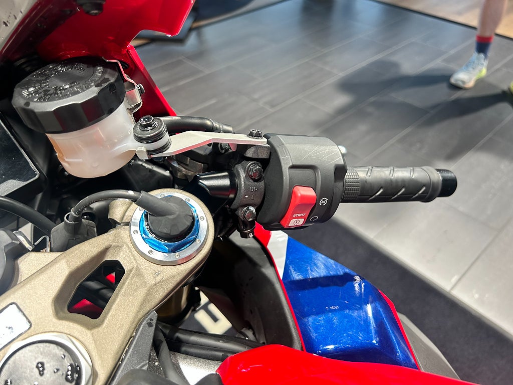 Honda CBR1000RR SP1 /3,45%/860mil/Yoshimura/Quickshifter