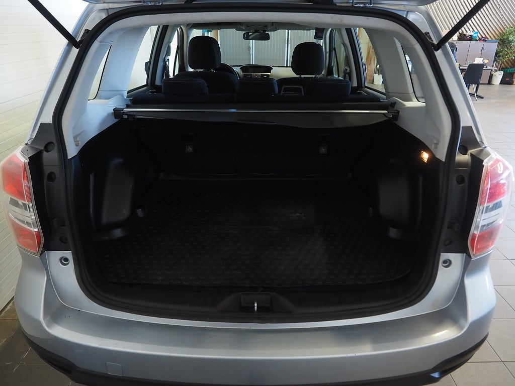 Subaru Forester 2.0 4WD 150hk XS Automat Drag Kamera M-Värmare 2014