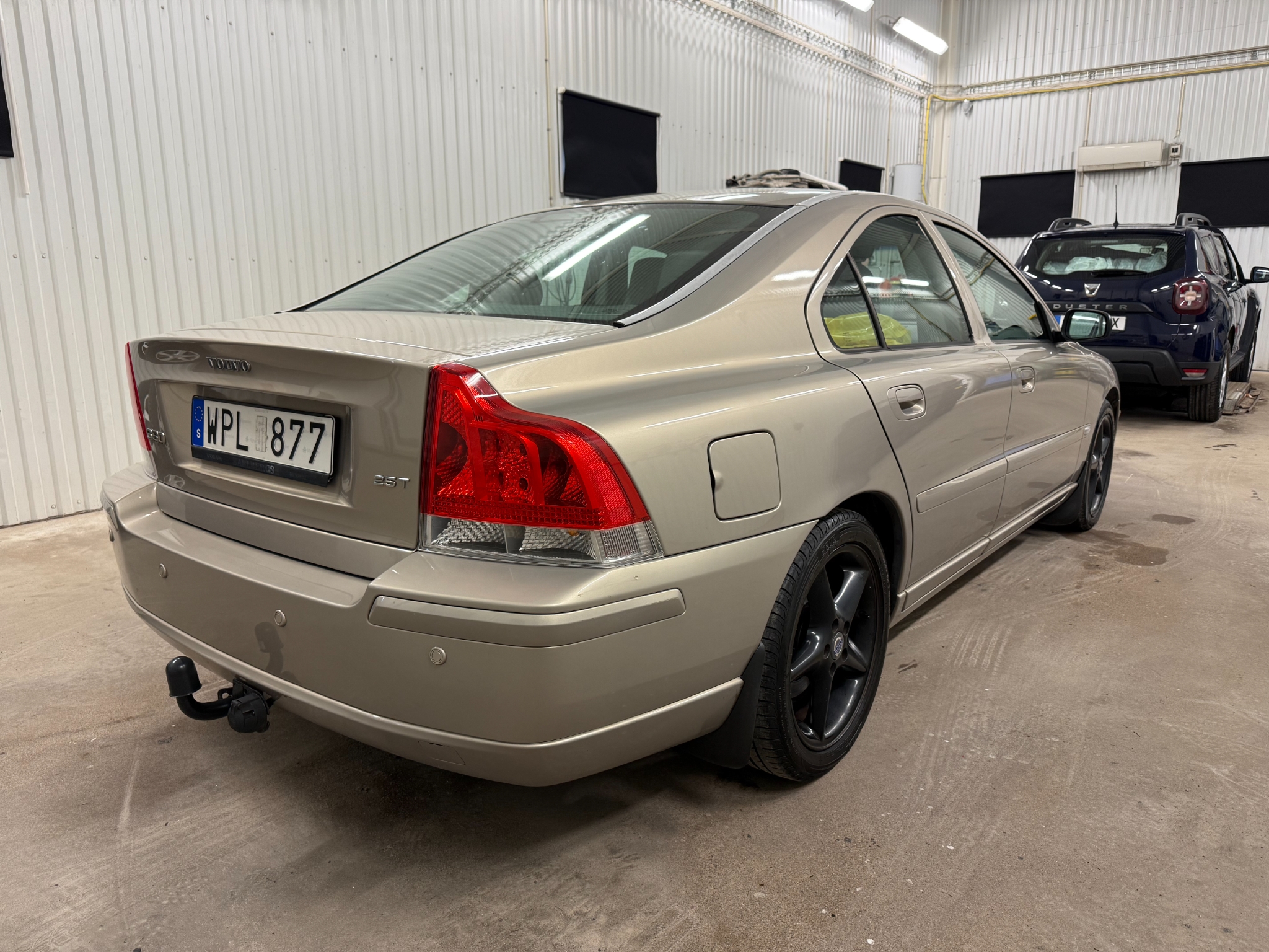Volvo S60 2.5T Momentum 210Hk 2005, kuva 4/37