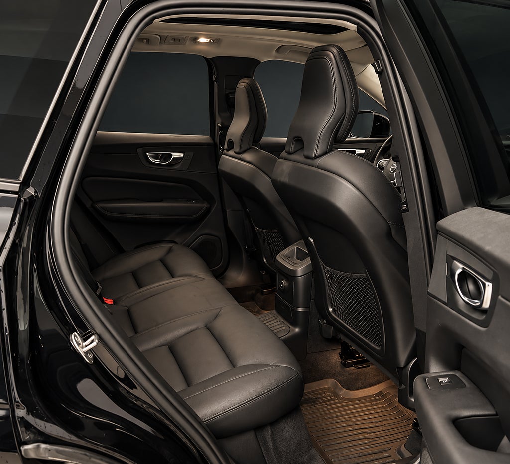 Volvo XC60 T6 Plug-In Hybrid AWD Plus Dark / Panorama / 360° / H&K