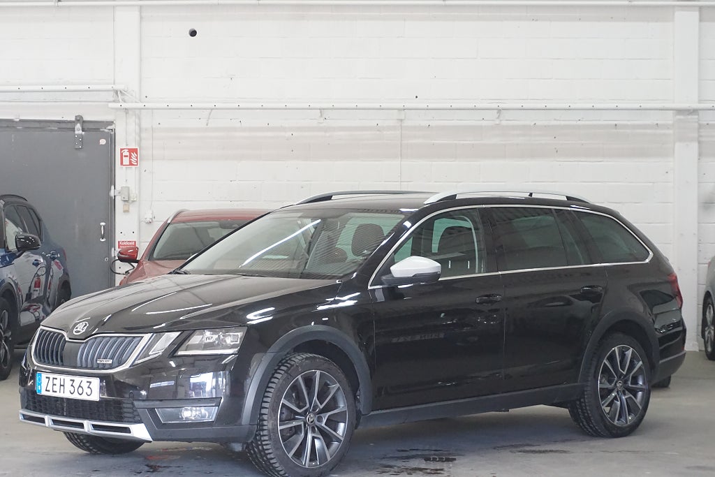 Skoda Octavia Scout 2.0 TDI 4x4 Premium Värmare Drag Adaptiv