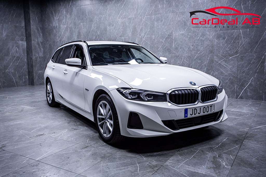 BMW 330e Touring xDrive 292hk Drag Navi Rattvärme P-Sensorer MOMS