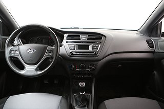 Halvkombi Hyundai i20 16 av 20