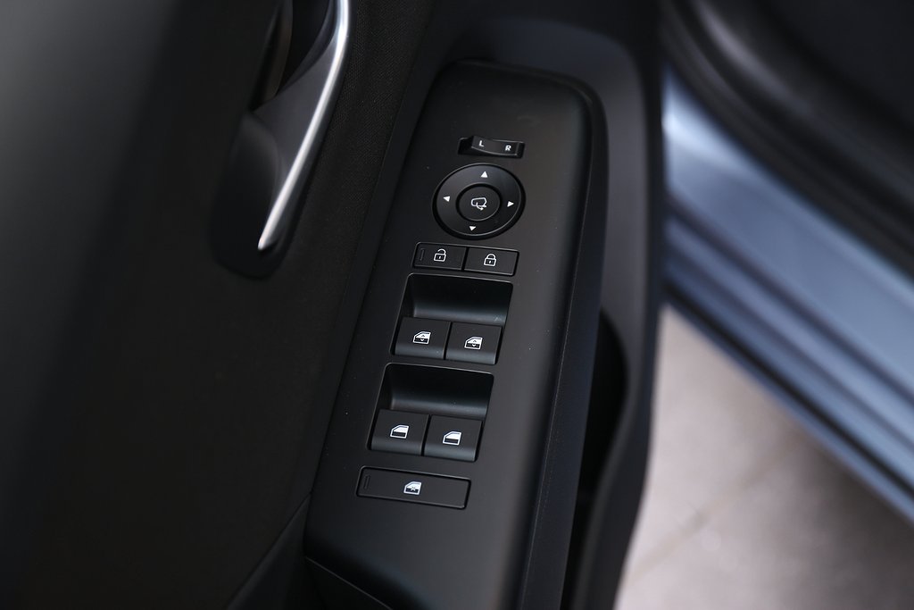Hyundai Kona Electric 65kWh Essential - Business lease 2025
