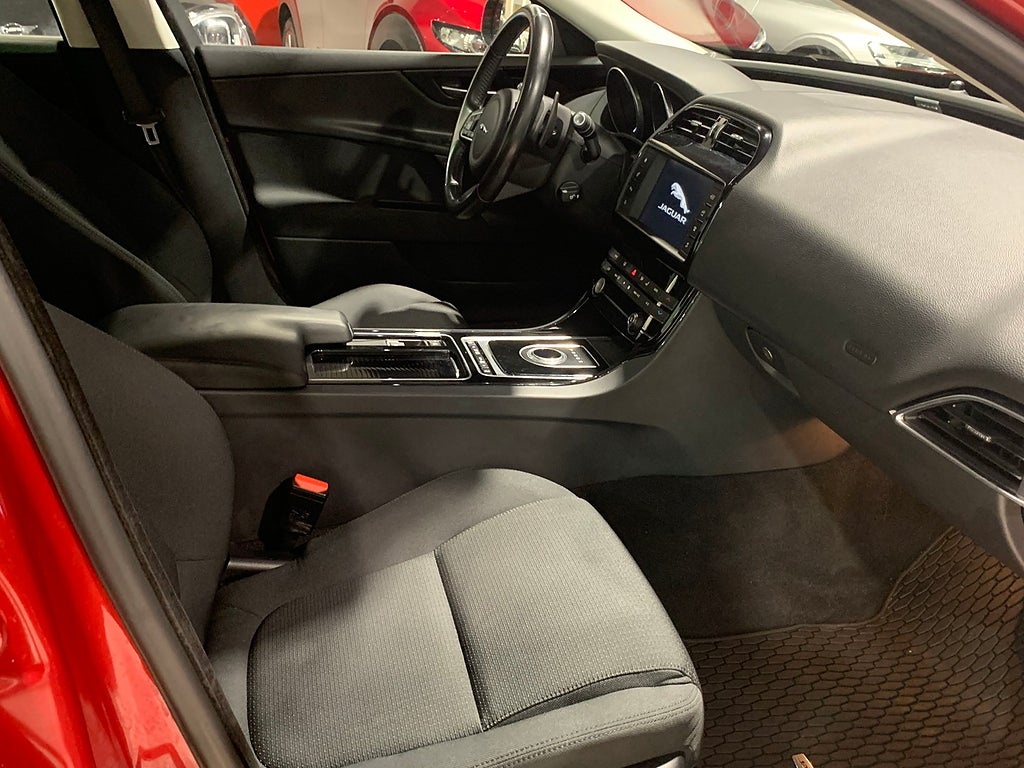 Jaguar XE 20d 180hk Automat | Dieselvärmare | 2018