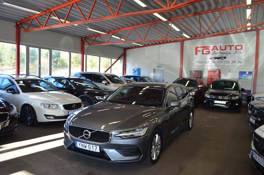 Volvo V60 D4 Momentum 190 hk VOC Nybytt Kamrem Euro 6