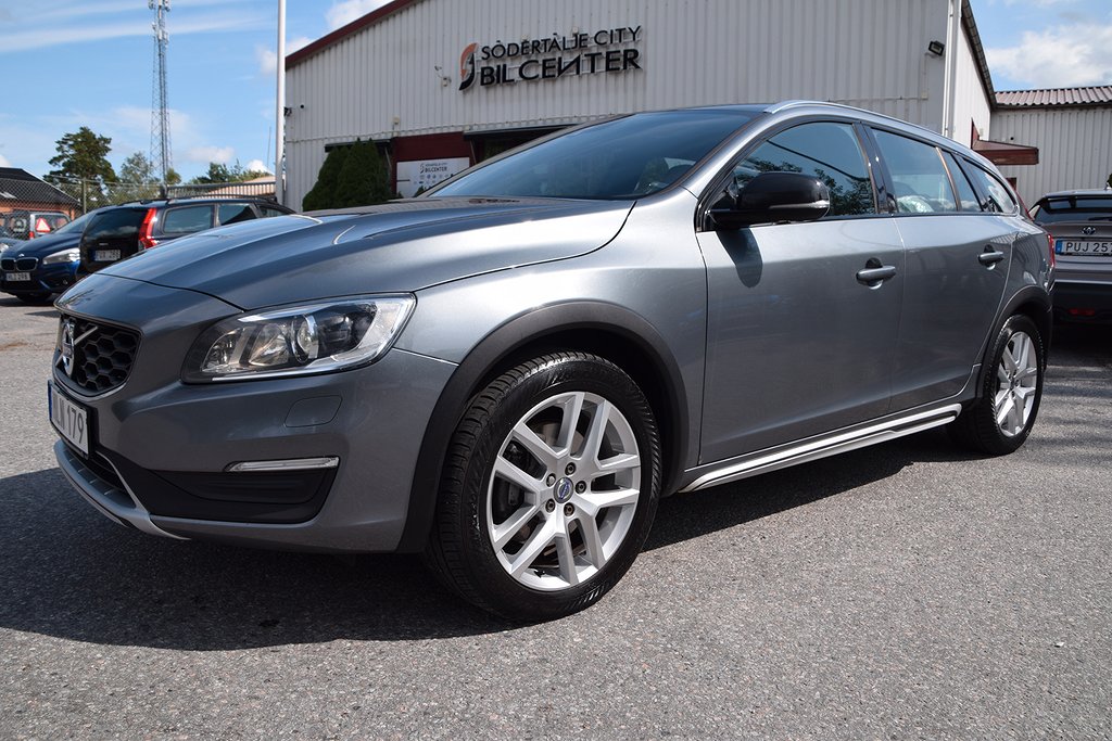 Volvo V60 Cross Country D4 AWD Geartronic Summum Euro 6 Skinn Navi 