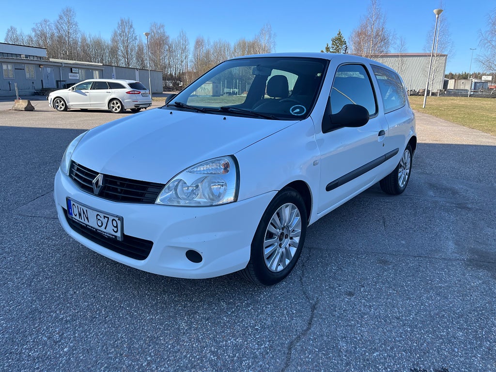 Renault Clio 3-dörrars Halvkombi 1.2 OBS Campus 