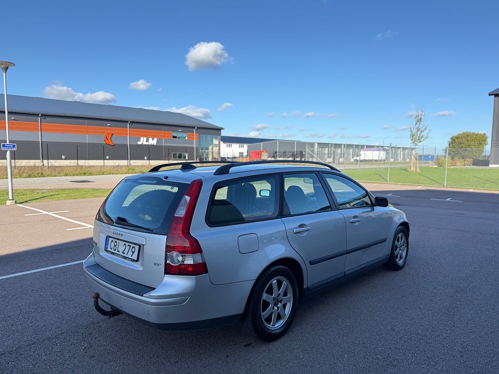 Volvo V50 Volvo V50 / / Ny servad / / Års skatt 1108