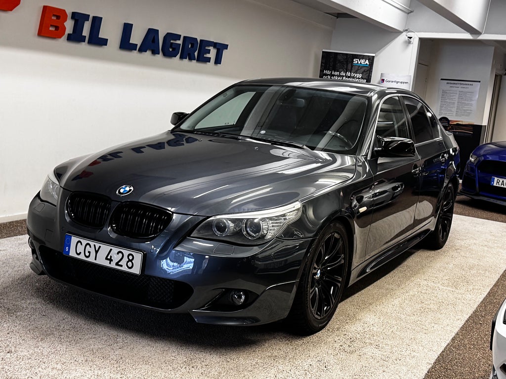 BMW 520d Sedan Advantage, M-paket, CarPlay, Drag, Soft-close  