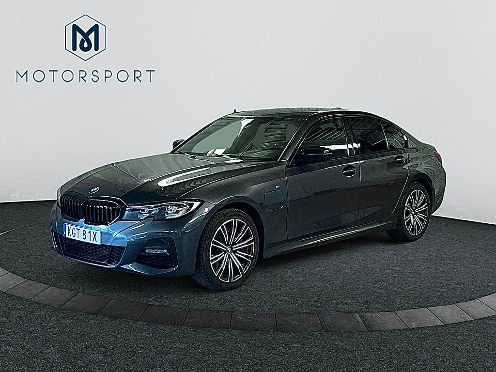 BMW 330e Sedan M Sport Shadow Line Navigation Carplay Xtraboost