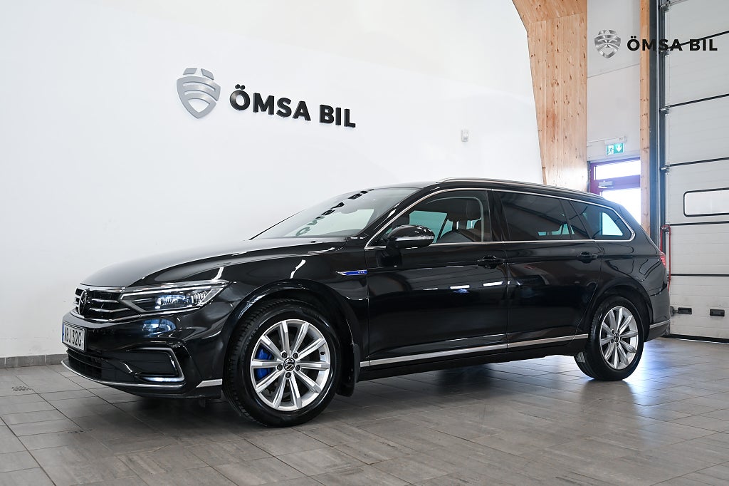 Volkswagen Passat Sportscombi GTE Executive Kamera Drag Värmare IQ 218hk