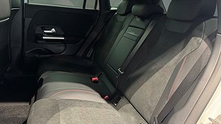 SUV Mercedes-Benz EQA 8 av 18