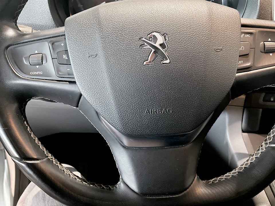 Bild på Peugeot Expert PRO+ 2.0 BHDi 122hk L3H1 P-SENSORER DRAG