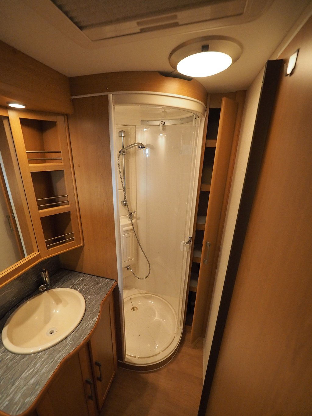 Kabe Royal Hacienda 880 B TDL KS 2007