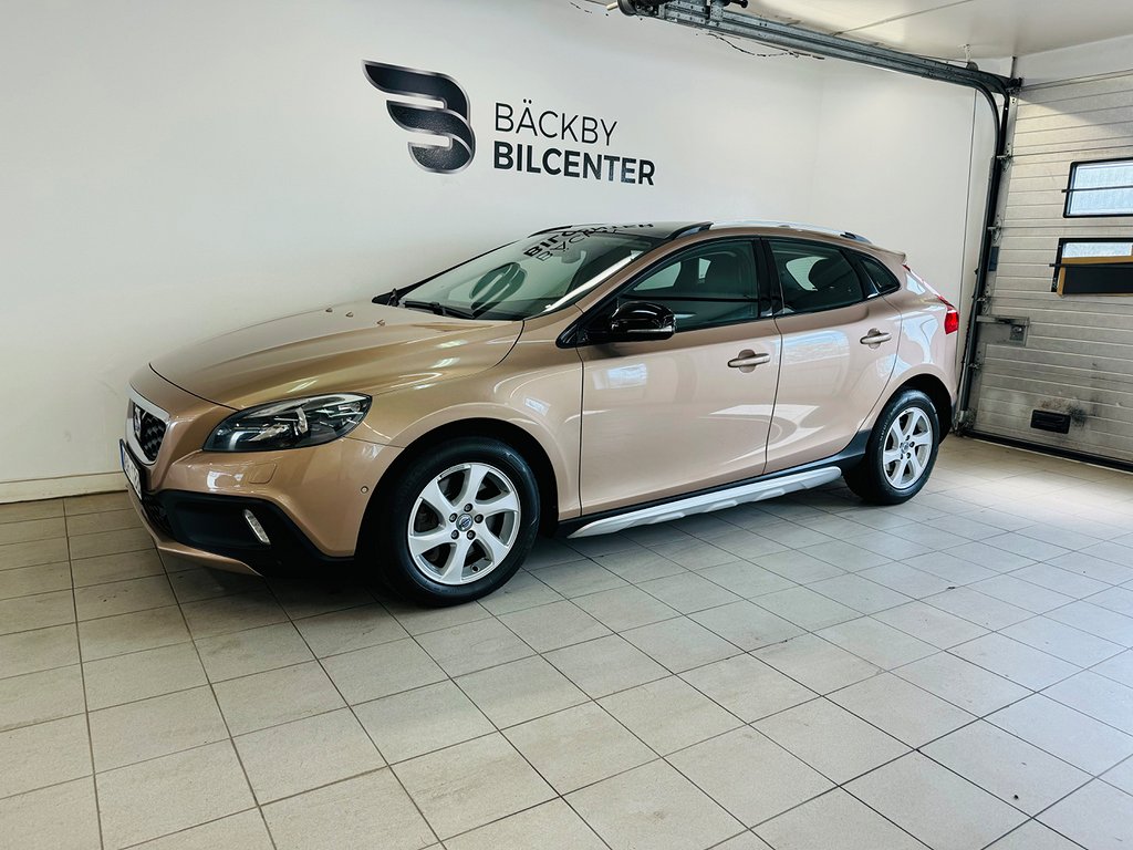 Volvo V40 Cross Country D4 Geartronic/Pano/Navi/M-Värmare/voc