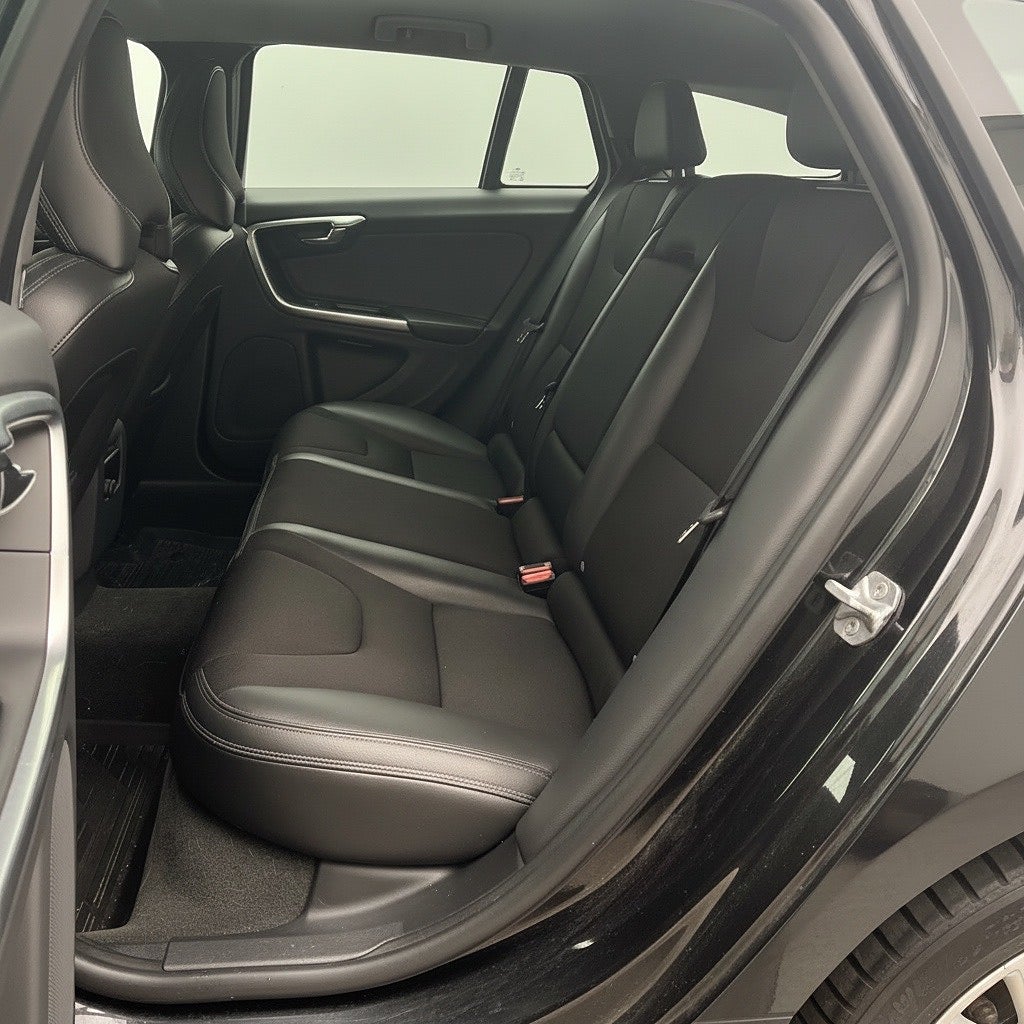 Volvo V60 D5 Plug-in Hybrid AWD Business Adv Drag Voc Blis