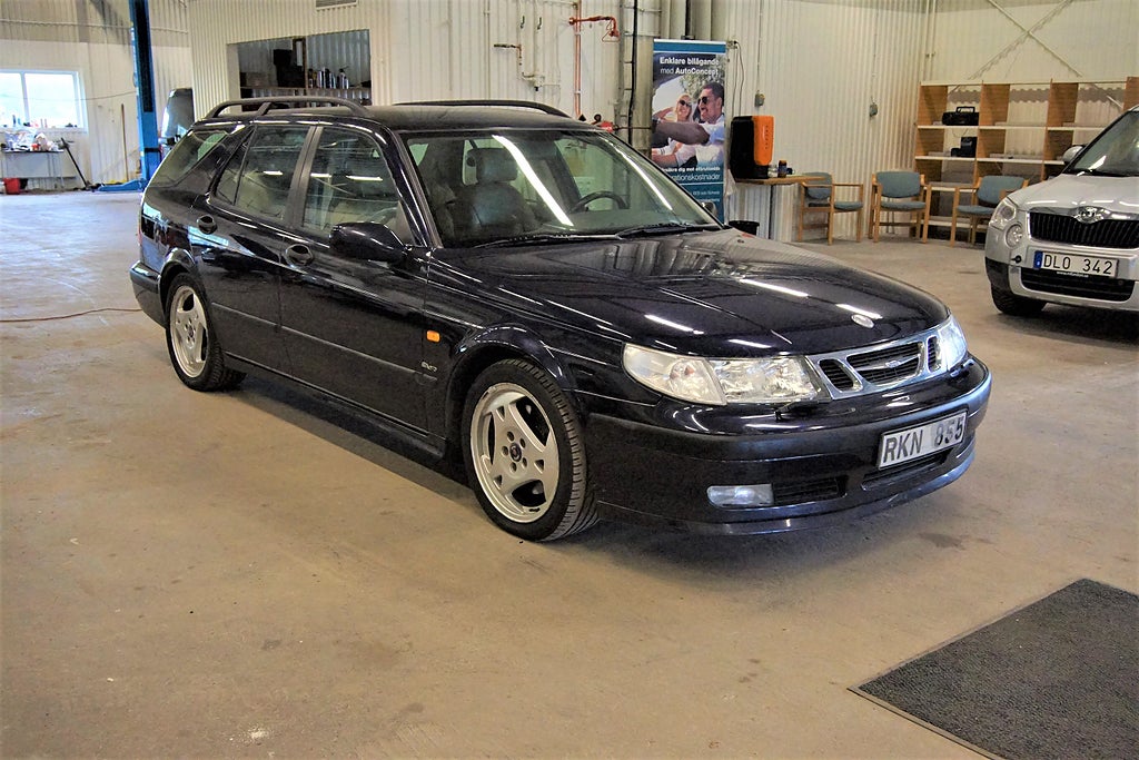 Saab 9-5 Aero SportCombi / AUTOMAT/ 2.3 Turbo Aero 230hk/Nybesiktigad 6/7