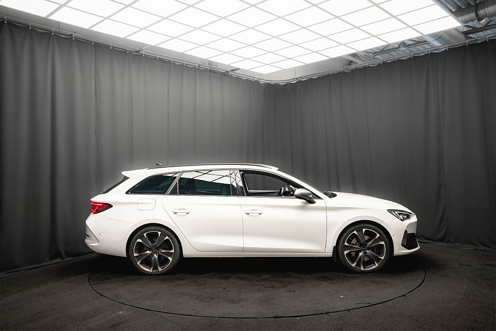 Cupra Leon e-Hybrid DRAG KAMERA ELSTOL MINNE 1-ÄGARE MOMS