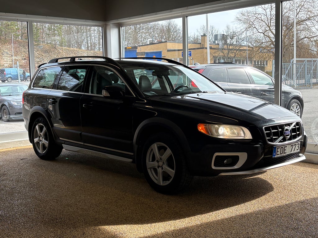 Volvo XC70 D5 AWD Geartronic Summum 205 HK Drag PDC Skinn