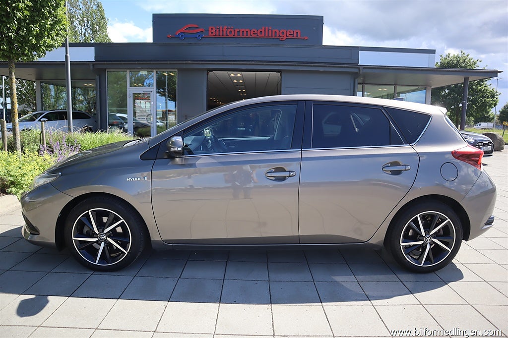 Toyota Auris 1.8 HSD FWD MHEV Hybrid 136hk Aut Svensksåld